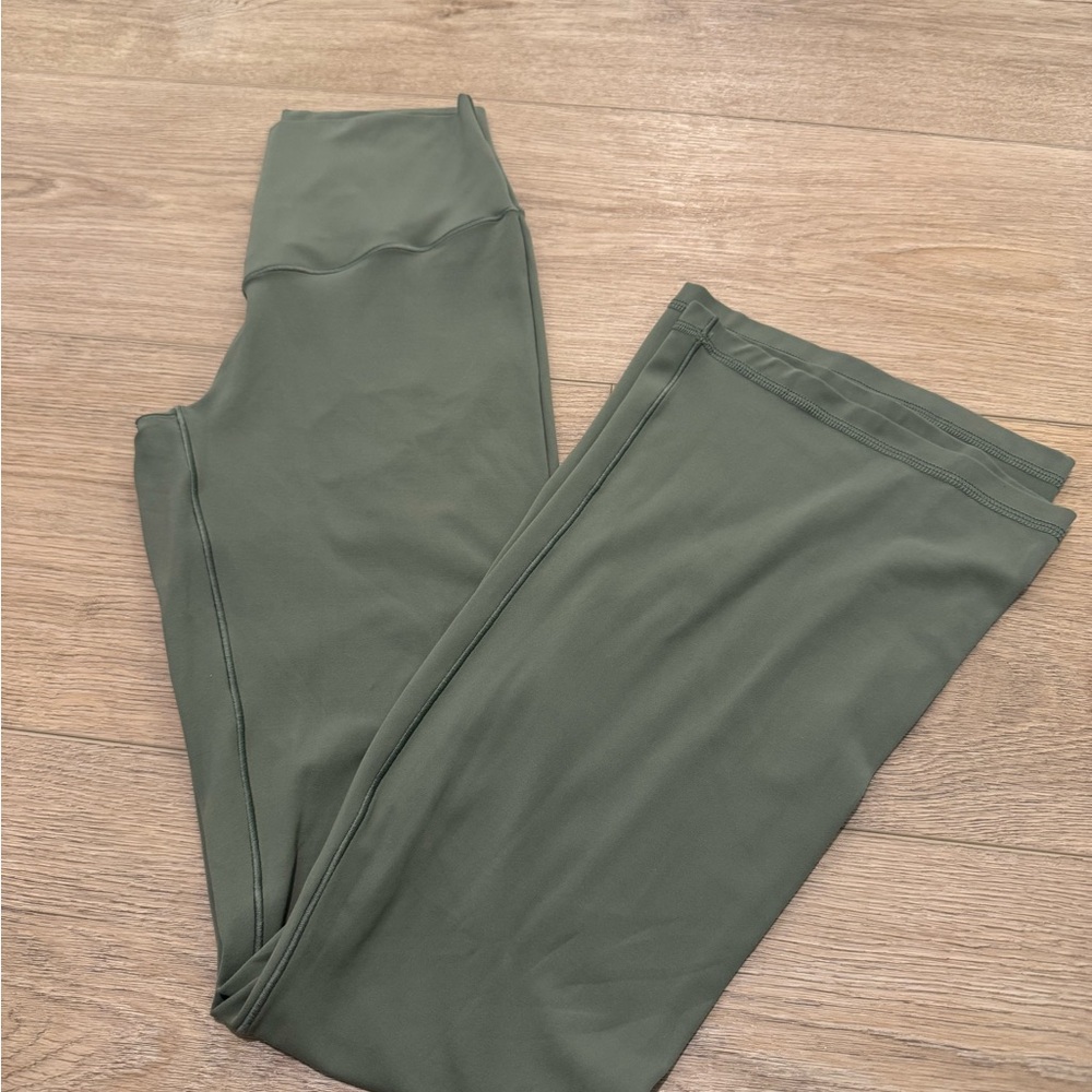 Aerie - Offline Real Me Extra Flare Sage Green Leggings (Short)